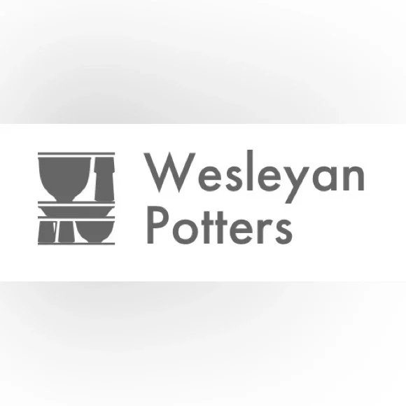 Ceramic wheel thrown pot with cover - Picture 3 of 4